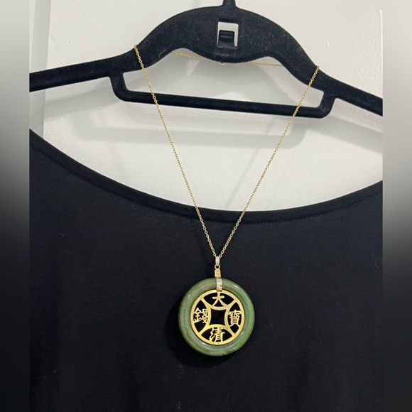 JADEITE Green and Gold-Tone Pendant - Picture 8 of 11